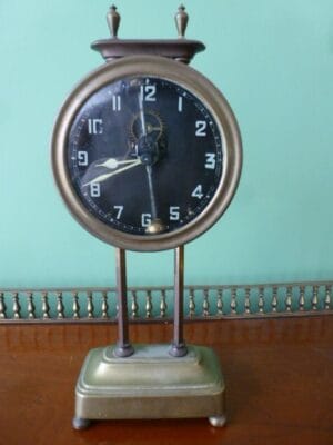 A British Numbered, Key-less Gravity Clock